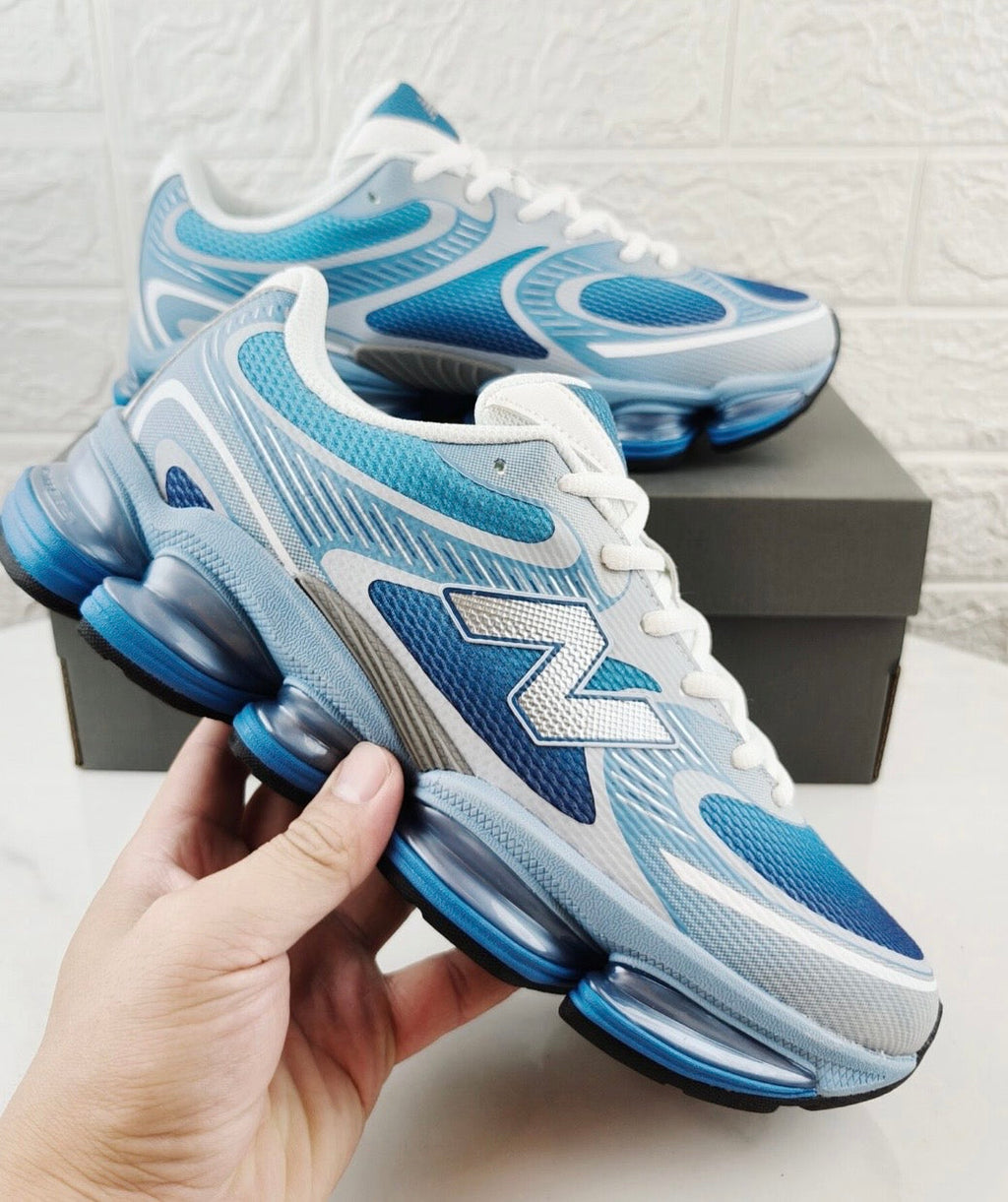 New Balance 2000