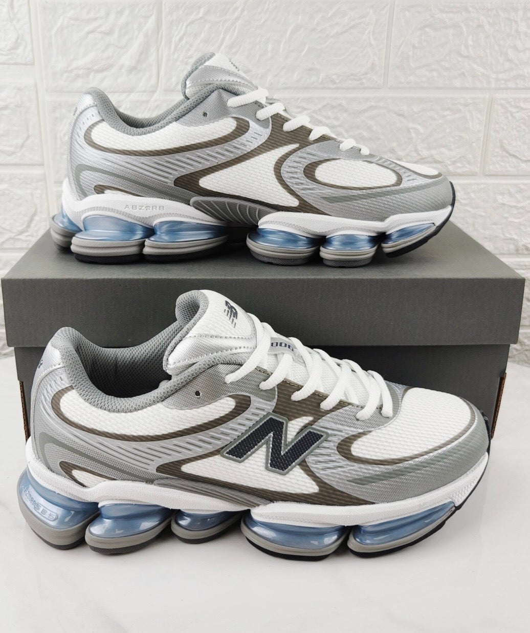 New Balance 2000