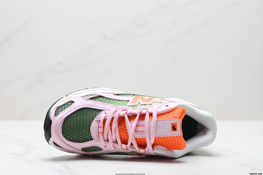 New Balance 740